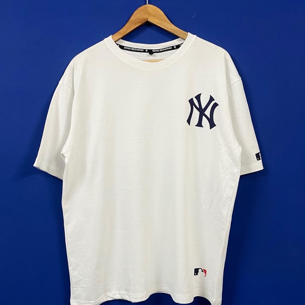 New York Yankees Oversize Crew neck Graphic T-shirt for men’s & Women’s - Picture 2 of 7